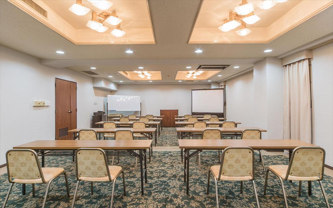 Sun White Hotel Ōsaka